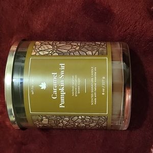 BRAND NEW b&bw one wich fall scented candle